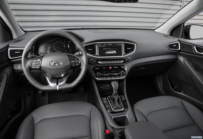2017 Hyundai Ioniq US-version - фотография 42 из 63 2017 Hyundai Ioniq US-version - фотография 42 из 63