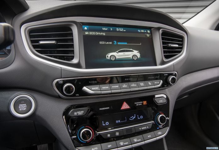2017 Hyundai Ioniq US-version - фотография 49 из 63 2017 Hyundai Ioniq US-version - фотография 49 из 63