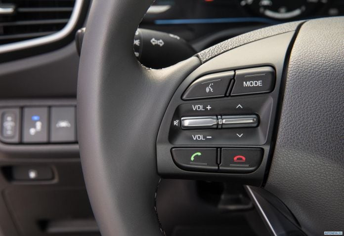 2017 Hyundai Ioniq US-version - фотография 58 из 63 2017 Hyundai Ioniq US-version - фотография 58 из 63
