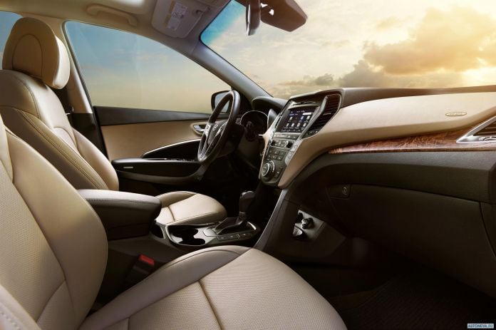2017 Hyundai Santa Fe - фотография 12 из 15