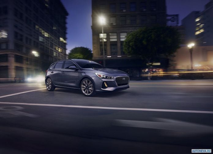 2018 Hyundai Elantra GT - фотография 2 из 75 2018 Hyundai Elantra GT - фотография 2 из 75