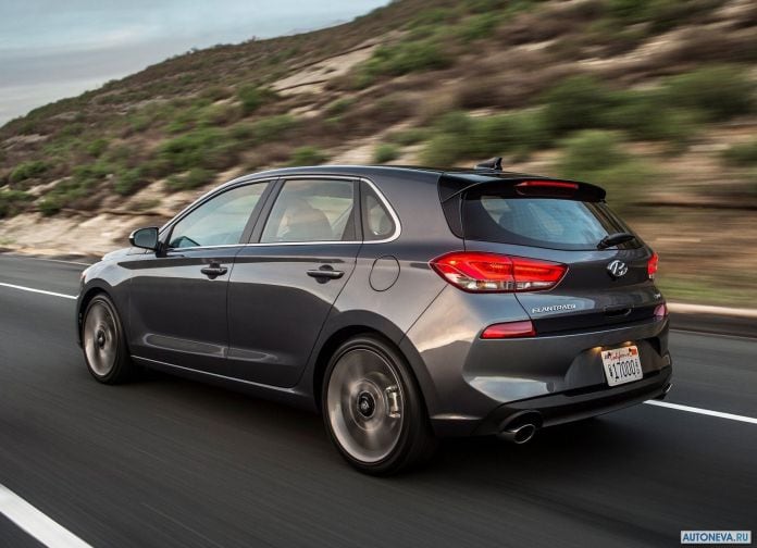 2018 Hyundai Elantra GT - фотография 12 из 75