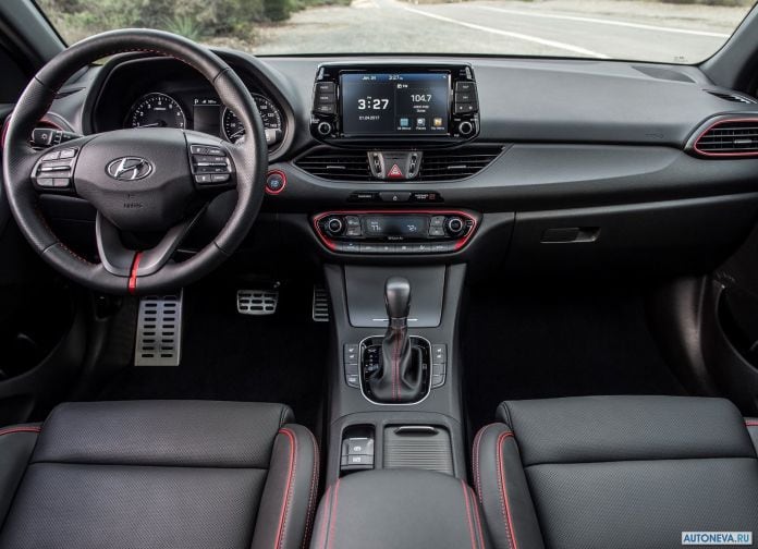 2018 Hyundai Elantra GT - фотография 17 из 75