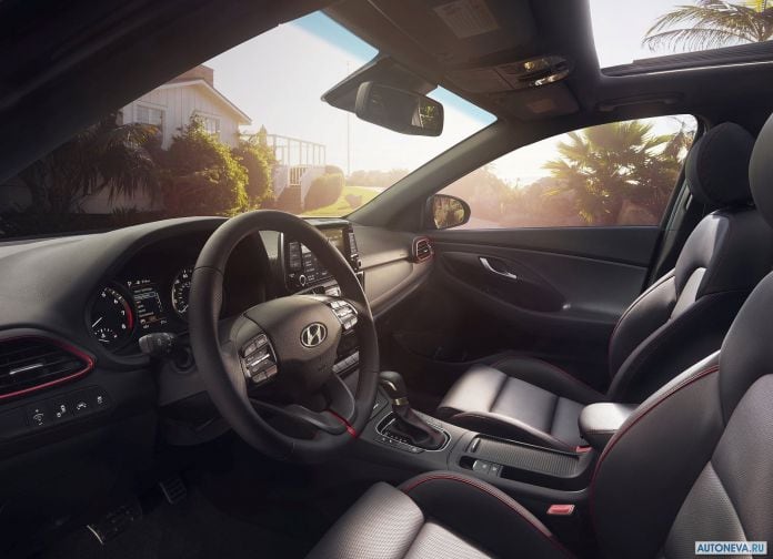 2018 Hyundai Elantra GT - фотография 19 из 75
