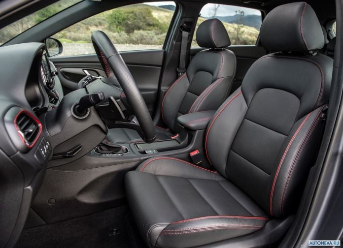 2018 Hyundai Elantra GT - фотография 22 из 75