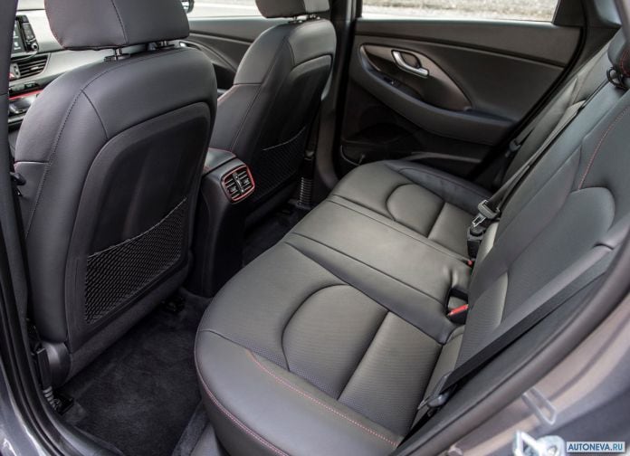 2018 Hyundai Elantra GT - фотография 23 из 75