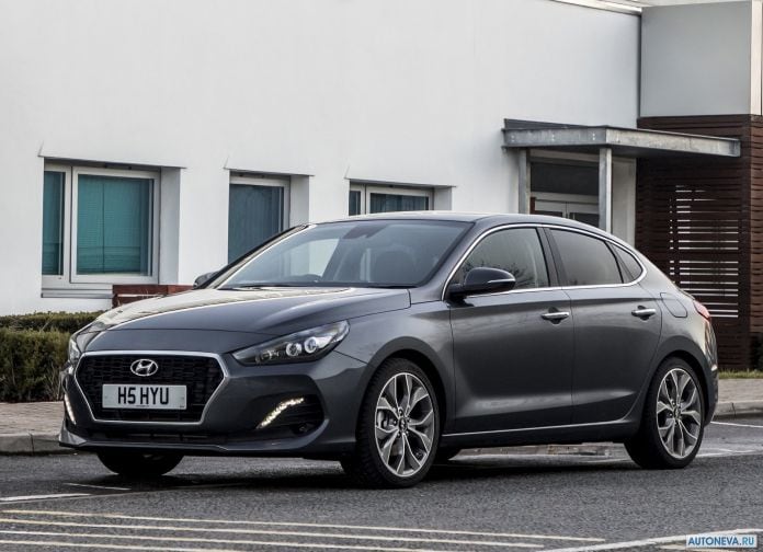 2018 Hyundai i30 Fastback - фотография 1 из 176