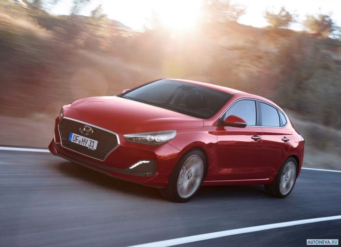 2018 Hyundai i30 Fastback - фотография 6 из 176