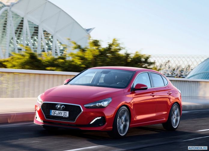 2018 Hyundai i30 Fastback - фотография 7 из 176