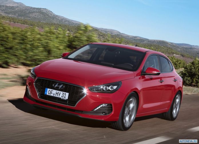 2018 Hyundai i30 Fastback - фотография 8 из 176