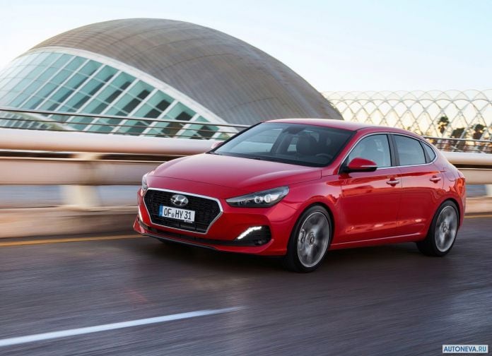 2018 Hyundai i30 Fastback - фотография 10 из 176 2018 Hyundai i30 Fastback - фотография 10 из 176