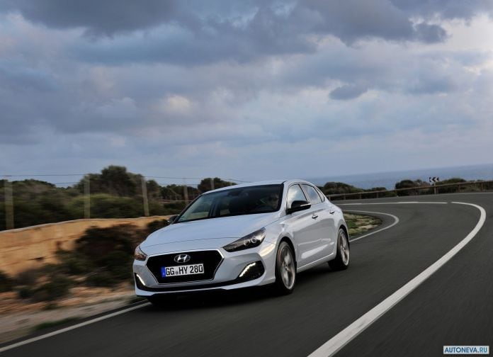 2018 Hyundai i30 Fastback - фотография 14 из 176 2018 Hyundai i30 Fastback - фотография 14 из 176