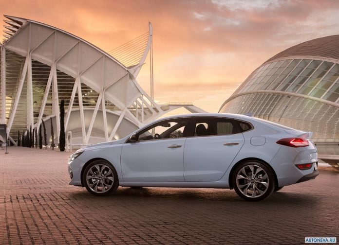 2018 Hyundai i30 Fastback - фотография 63 из 176 2018 Hyundai i30 Fastback - фотография 63 из 176