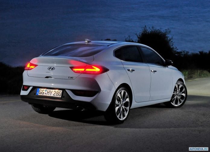 2018 Hyundai i30 Fastback - фотография 75 из 176 2018 Hyundai i30 Fastback - фотография 75 из 176
