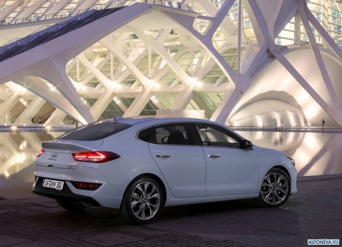 2018 Hyundai i30 Fastback - фотография 76 из 176 2018 Hyundai i30 Fastback - фотография 76 из 176