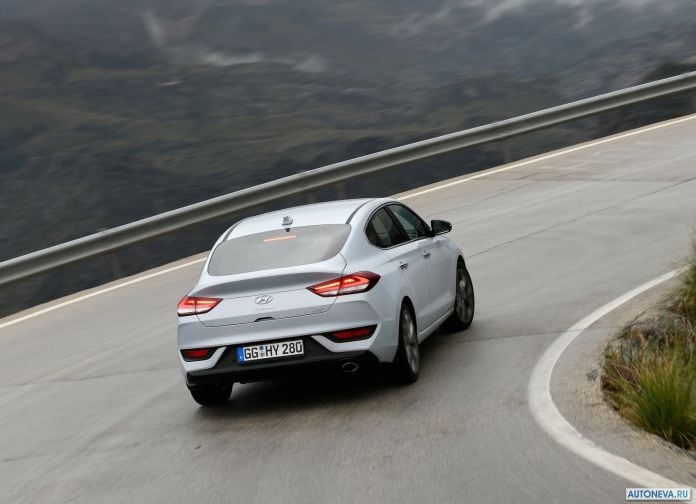 2018 Hyundai i30 Fastback - фотография 90 из 176 2018 Hyundai i30 Fastback - фотография 90 из 176