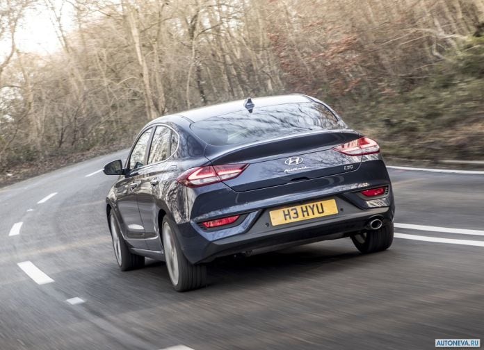 2018 Hyundai i30 Fastback - фотография 103 из 176
