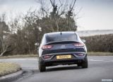 hyundai_2018_i30_fastback_112.jpg