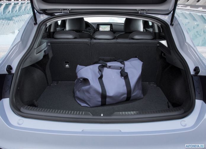 2018 Hyundai i30 Fastback - фотография 146 из 176 2018 Hyundai i30 Fastback - фотография 146 из 176