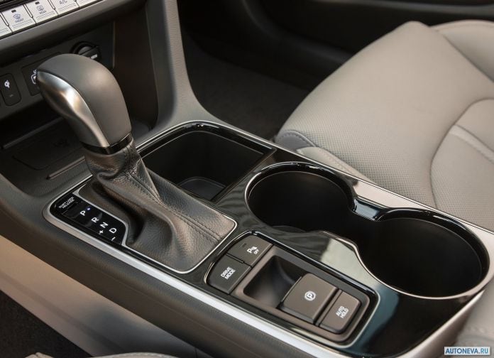 2018 Hyundai Sonata Hybrid - фотография 10 из 22