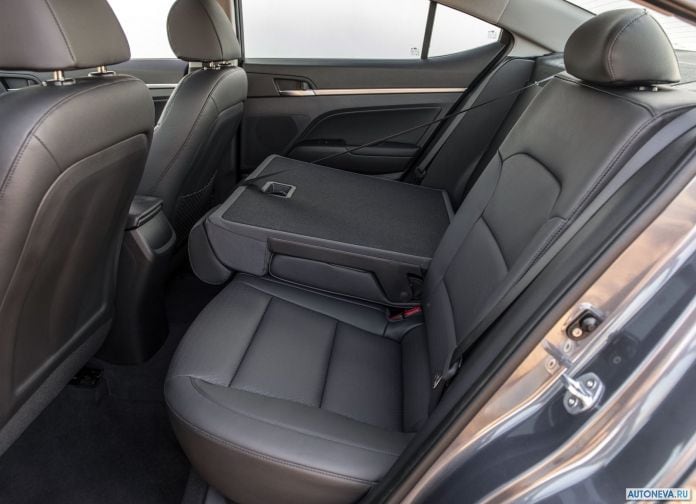 2019 Hyundai Elantra - фотография 14 из 46