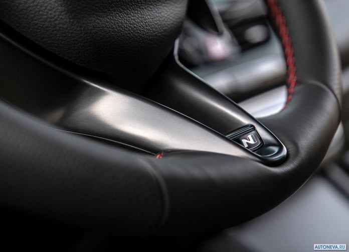2019 Hyundai Elantra GT N-line - фотография 15 из 28 2019 Hyundai Elantra GT N-line - фотография 15 из 28