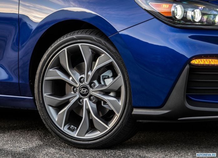 2019 Hyundai Elantra GT N-line - фотография 23 из 28 2019 Hyundai Elantra GT N-line - фотография 23 из 28