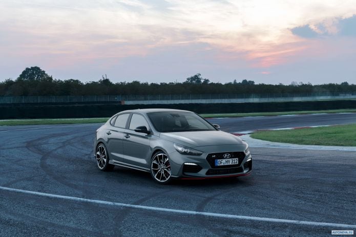 2019 Hyundai i30 Fastback N - фотография 15 из 40