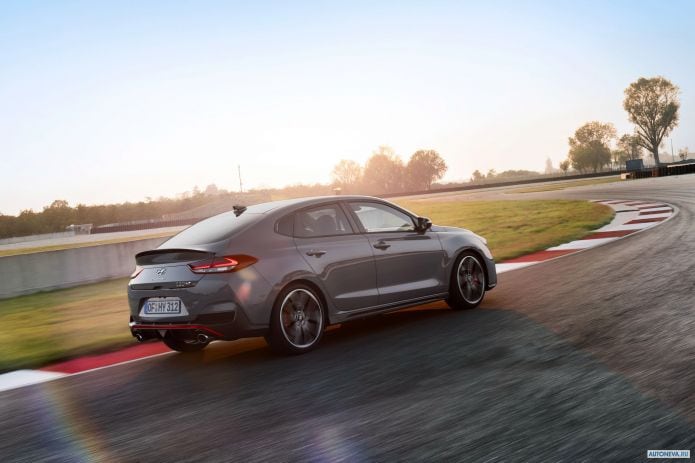2019 Hyundai i30 Fastback N - фотография 20 из 40