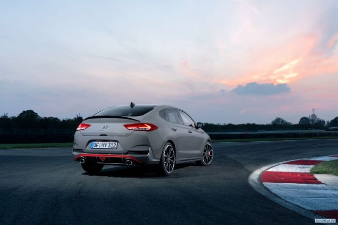 2019 Hyundai i30 Fastback N - фотография 25 из 40
