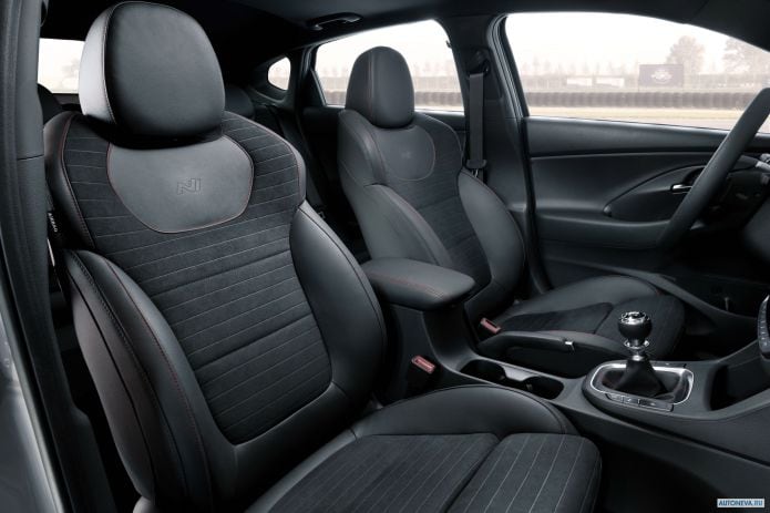 2019 Hyundai i30 Fastback N - фотография 35 из 40 2019 Hyundai i30 Fastback N - фотография 35 из 40