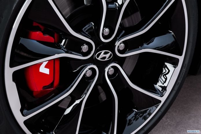 2019 Hyundai i30 Fastback N - фотография 36 из 40