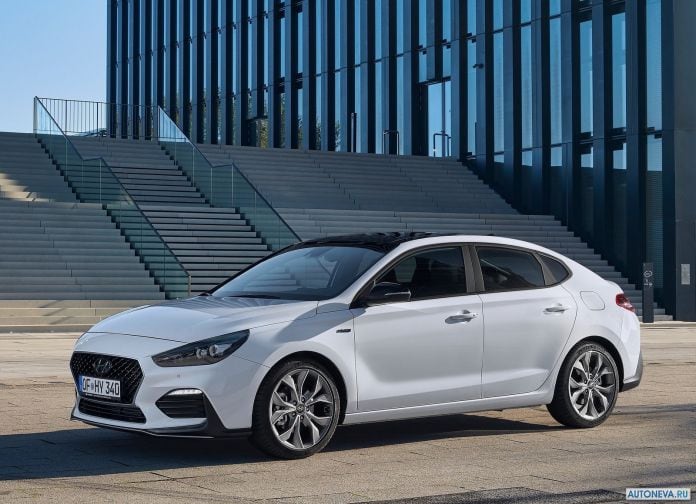 2019 Hyundai i30 Fastback N Line - фотография 1 из 22 2019 Hyundai i30 Fastback N Line - фотография 1 из 22