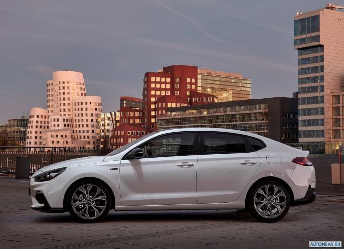 2019 Hyundai i30 Fastback N Line - фотография 5 из 22 2019 Hyundai i30 Fastback N Line - фотография 5 из 22