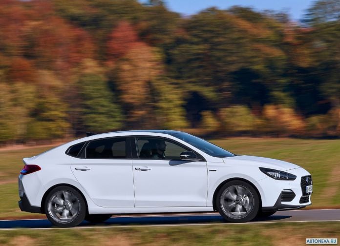 2019 Hyundai i30 Fastback N Line - фотография 7 из 22 2019 Hyundai i30 Fastback N Line - фотография 7 из 22