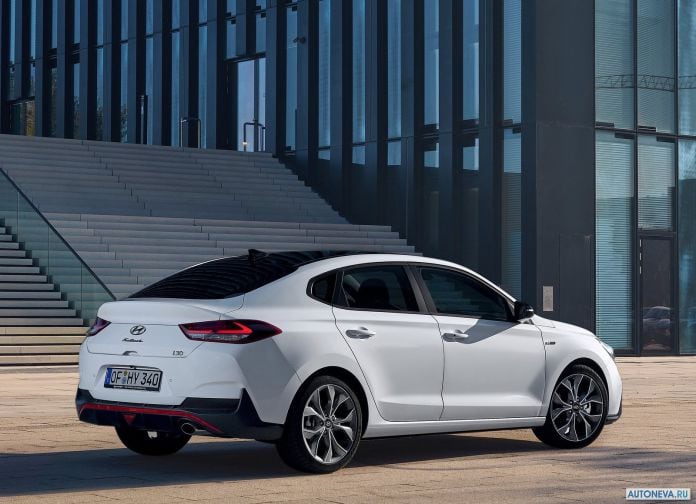 2019 Hyundai i30 Fastback N Line - фотография 8 из 22 2019 Hyundai i30 Fastback N Line - фотография 8 из 22