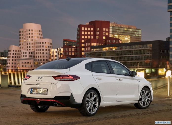 2019 Hyundai i30 Fastback N Line - фотография 9 из 22 2019 Hyundai i30 Fastback N Line - фотография 9 из 22