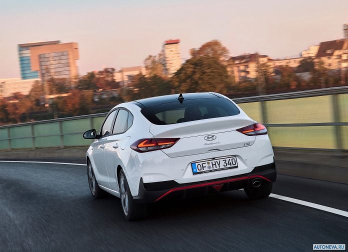 2019 Hyundai i30 Fastback N Line - фотография 12 из 22 2019 Hyundai i30 Fastback N Line - фотография 12 из 22