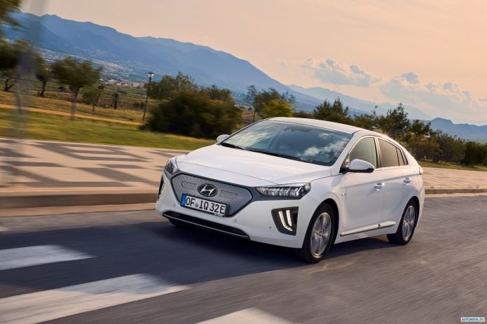 2020 Hyundai Ioniq Electric - фотография 8 из 29