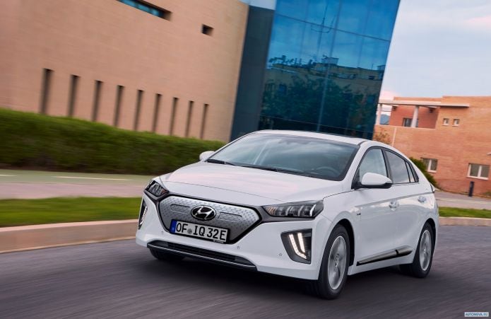 2020 Hyundai Ioniq Electric - фотография 11 из 29