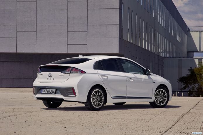 2020 Hyundai Ioniq Electric - фотография 15 из 29