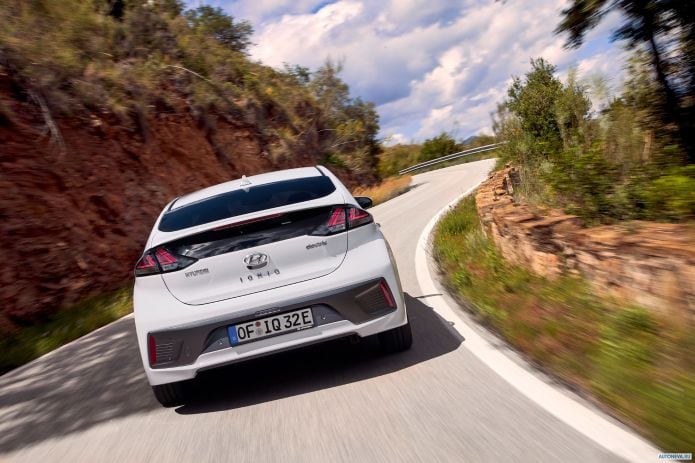2020 Hyundai Ioniq Electric - фотография 20 из 29 2020 Hyundai Ioniq Electric - фотография 20 из 29