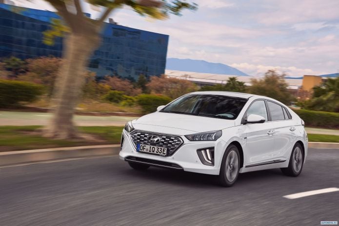 2020 Hyundai Ioniq - фотография 4 из 23