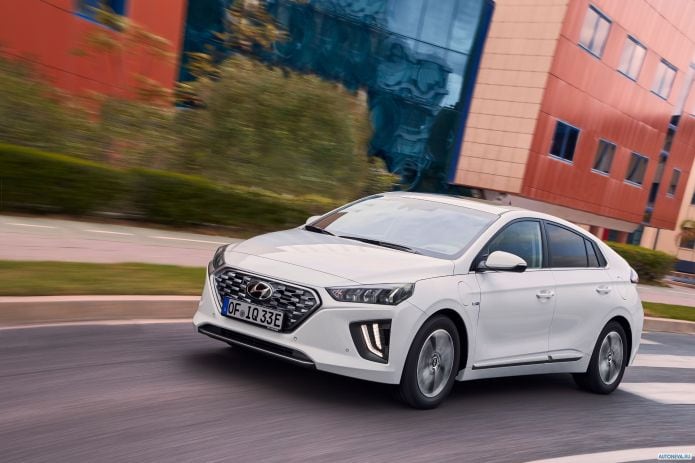 2020 Hyundai Ioniq - фотография 5 из 23