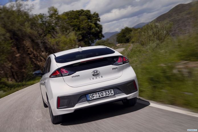 2020 Hyundai Ioniq - фотография 14 из 23 2020 Hyundai Ioniq - фотография 14 из 23
