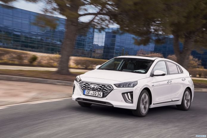 2020 Hyundai Ioniq plug-in - фотография 5 из 24 2020 Hyundai Ioniq plug-in - фотография 5 из 24