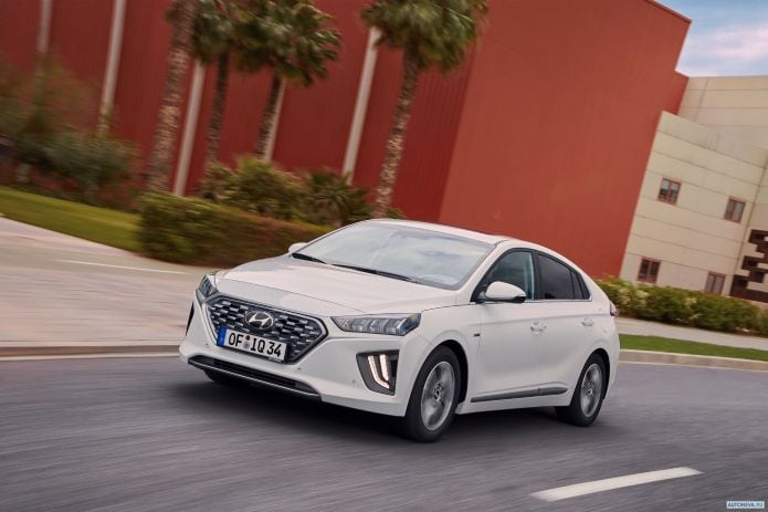 2020 Hyundai Ioniq plug-in - фотография 9 из 24 2020 Hyundai Ioniq plug-in - фотография 9 из 24