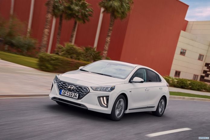 2020 Hyundai Ioniq plug-in - фотография 9 из 24