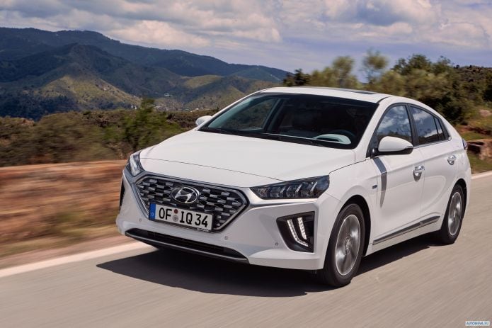 2020 Hyundai Ioniq plug-in - фотография 10 из 24