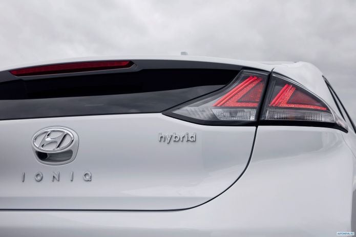 2020 Hyundai Ioniq plug-in - фотография 22 из 24 2020 Hyundai Ioniq plug-in - фотография 22 из 24
